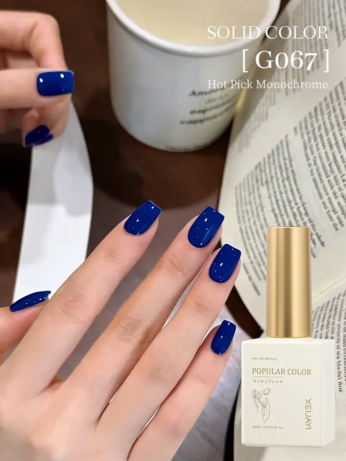 1 pièce de vernis à ongles gel bleu électrique de 15 ml avec une finition translucide et brillante. Un incontournable pour le nail art féminin