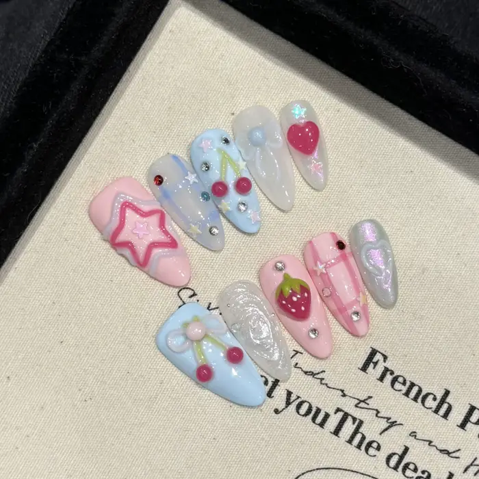 Presse à la main sur les ongles Ins doux rose bleu couleur faux