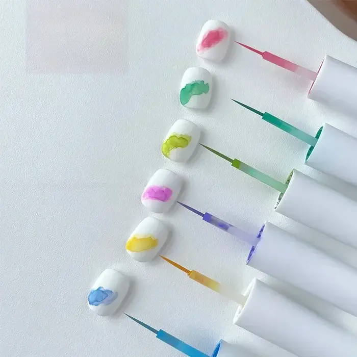 Nouvelle solution de teinture pour ongles DIY