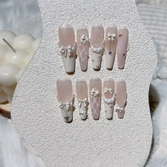 Mignon 3D perle arc français à la main presse sur les ongles doux jupe à carreaux Ballet longue Nail Art