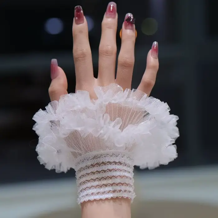 Manchettes de manucure en dentelle plissée pour nail art