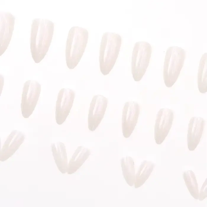 Faux ongles moyens pour femmes et filles