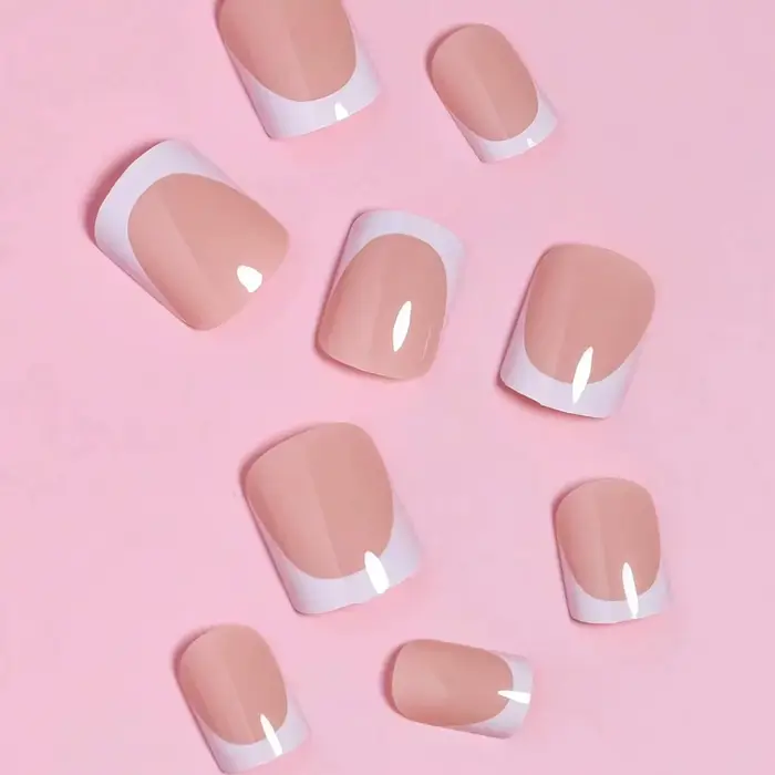 Faux ongles courts et carrés pour couples, nail art, rose, français, rendez-vous en plein air, soiré