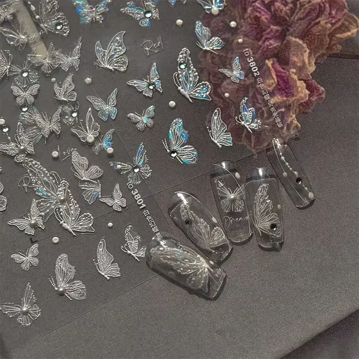 Concepts d'art d'ongle papillon à la mode ; Décoration d'ongles facile à coller ; Autocollants fantaisistes pour nail