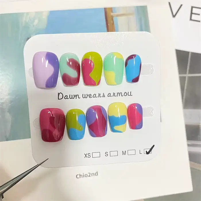 Presse courte faite à la main sur le design de blocage des ongles