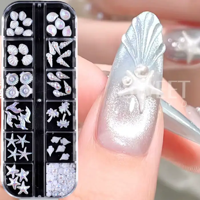 SWEET TREND - 12 compartiments de breloques 3D pour nail art sur le thème de l'océan : coquillages Aurora