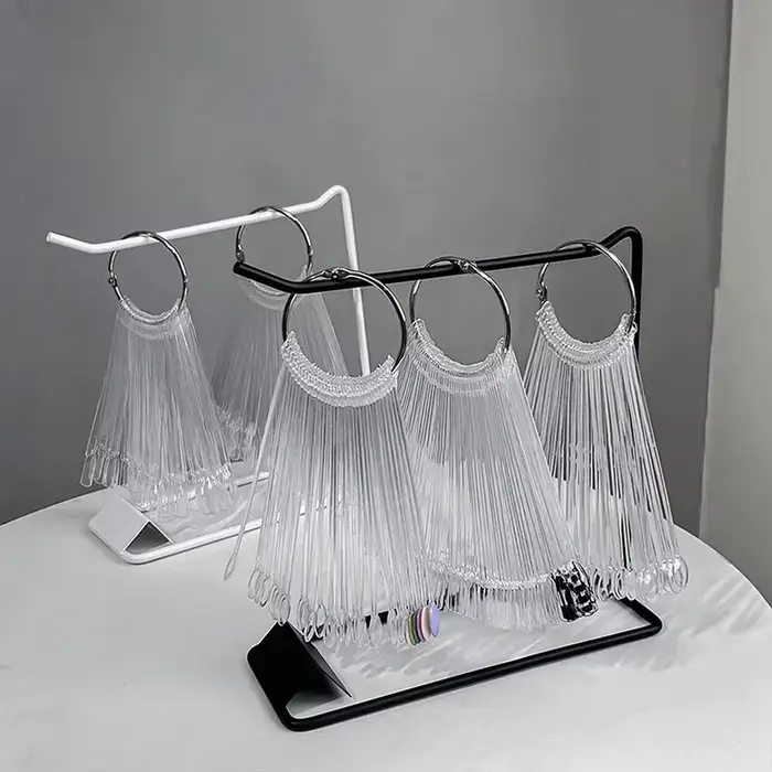 Nuancier d'échantillons de vernis à ongles