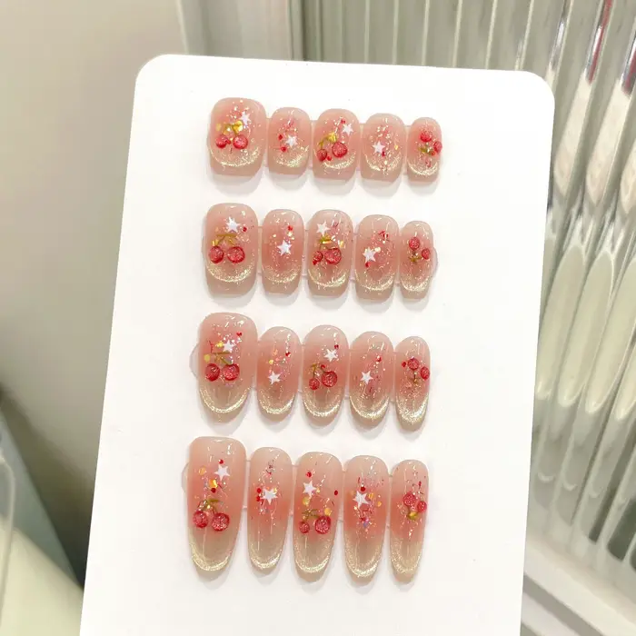 Faux ongles à pression cerise douce pour femmes et filles