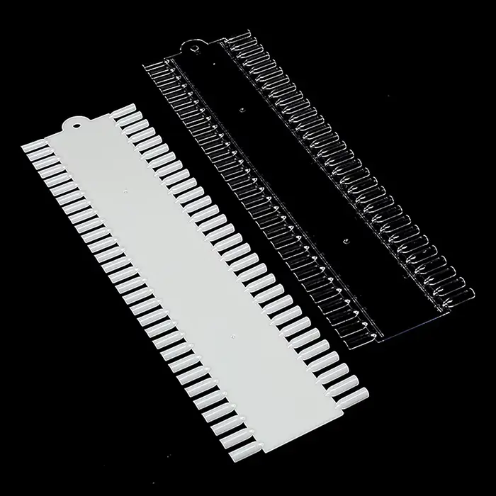 Nuancier d'échantillons de vernis à ongles