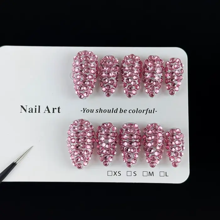 10 pièces de faux ongles haut de gamme, style doux et cool, petits diamants roses peints à la main,