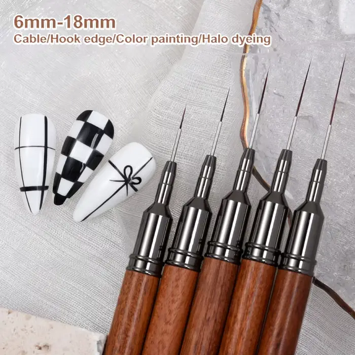 Brosse fine pour revêtement d'ongles