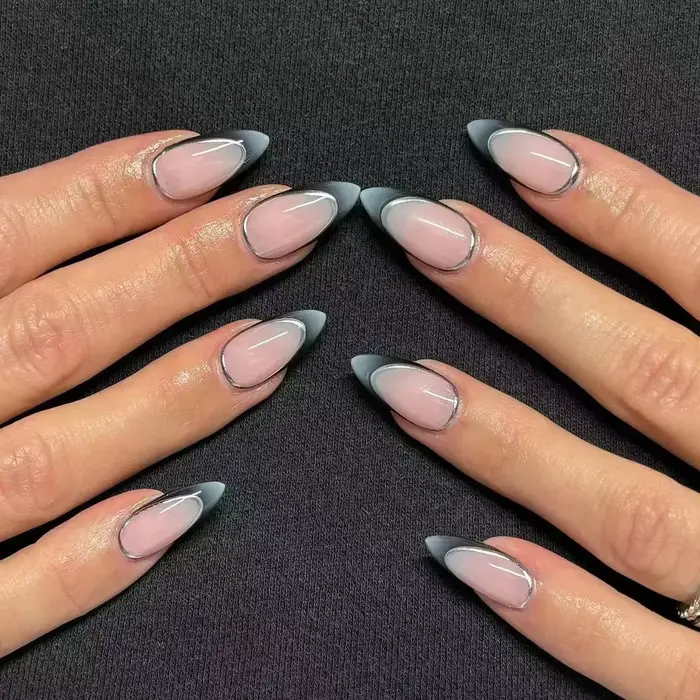 Faux ongles français en amande