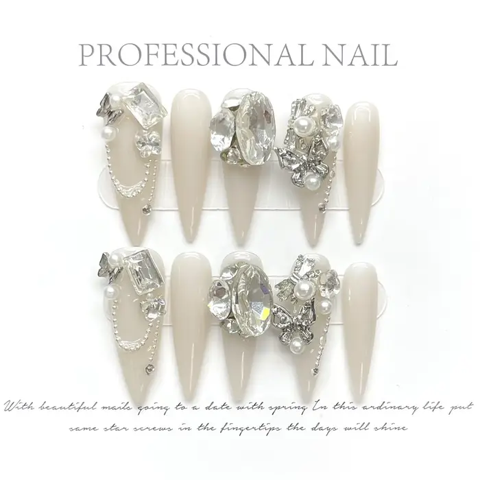 Presse faite à la main sur les ongles avec strass brillants Design Stiletto faux