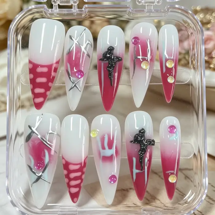 10 faux ongles en forme d'amande pressés à la main