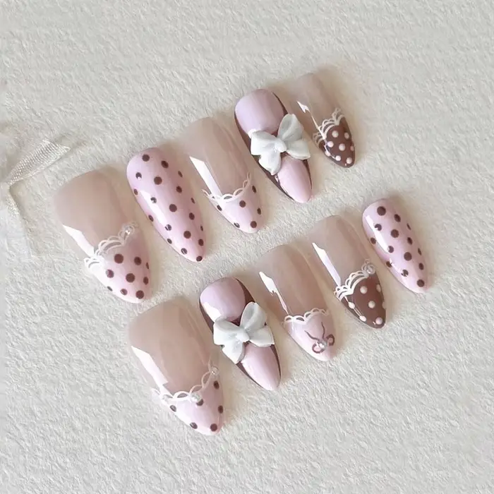 24 faux ongles en gel press-on rose doux, à pois bruns, nœud papillon blanc 3D, pour femmes et fille