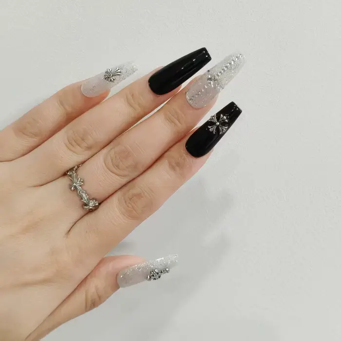 Coffret de 10 ongles ovales faits à la main