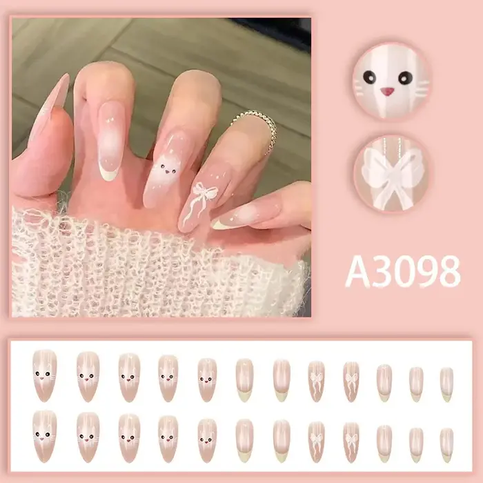 Faux ongles avec lettre caramel et MSI autocollante