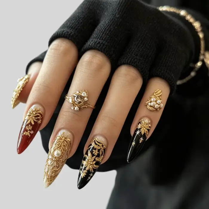 24 faux ongles noirs et rouges avec accents dorés