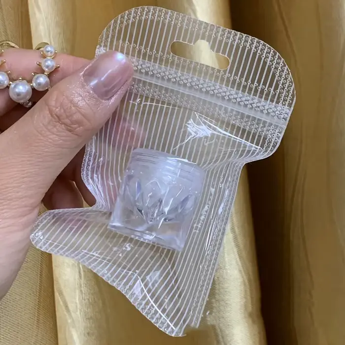 Poudre à ongles blanche au clair de lune