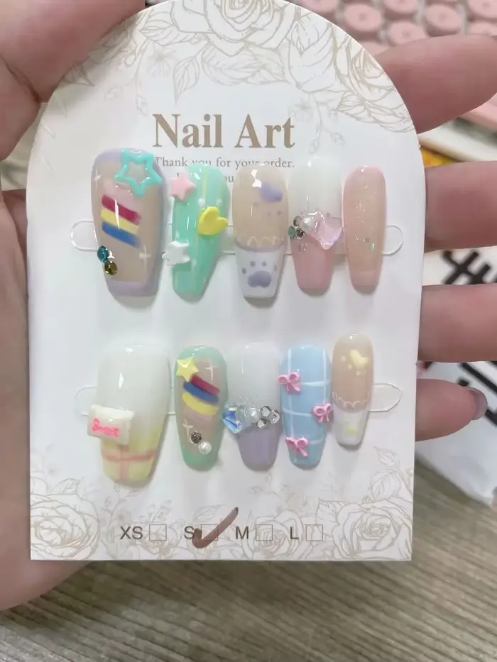Faux ongles à porter faits main