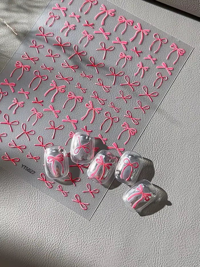 Autocollants pour ongles avec nœud papillon en relief