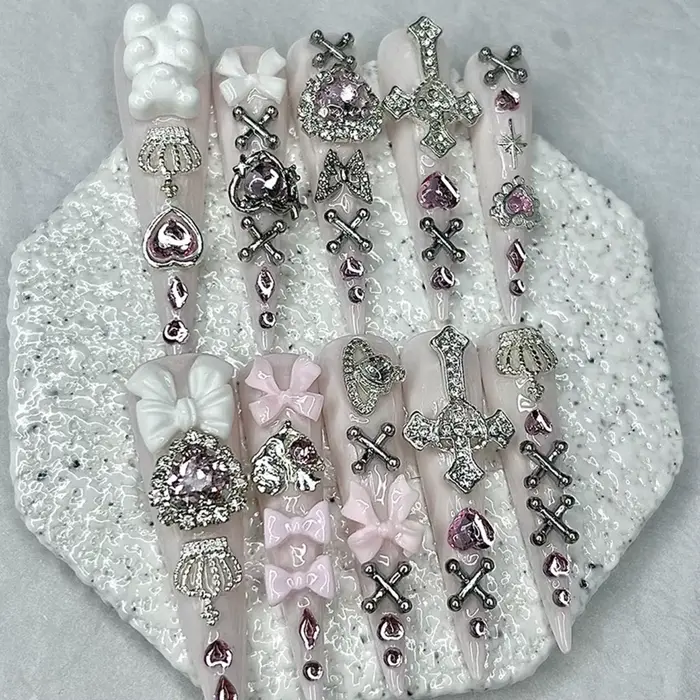 10 pièces Y2K rose Jirai mignon longue presse à la main sur les ongles Shibuya Gyaru arc coeur croix