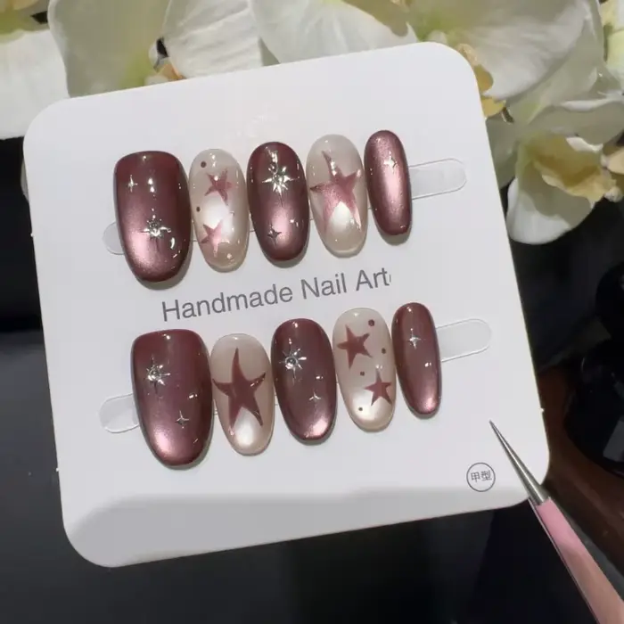 10 faux ongles courts français faits à la main