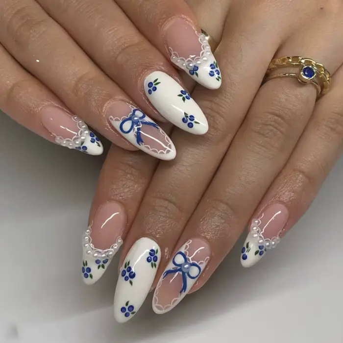 Mignon myrtille peint à la main portable Nail Art jaune français court rond faux ongles détachable fini