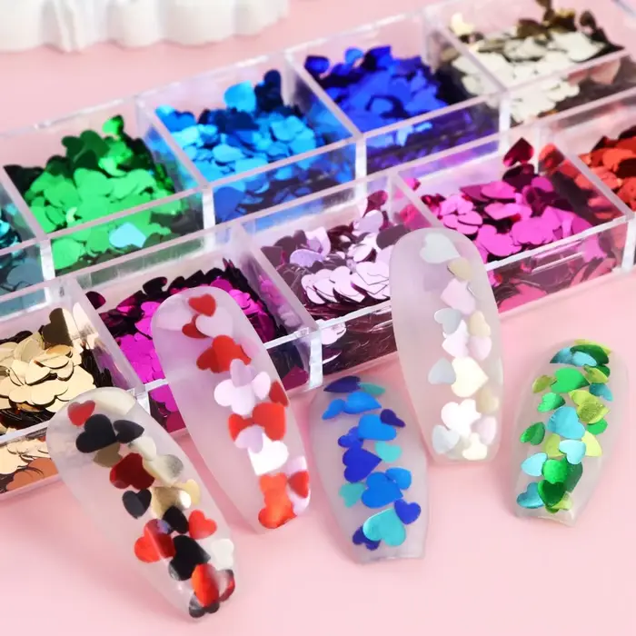 Paillettes scintillantes en forme de cœurs pour nail art