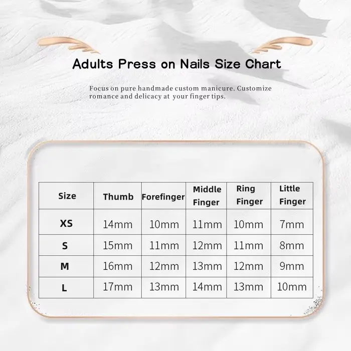 Faux ongles dorés à pression faits à la main