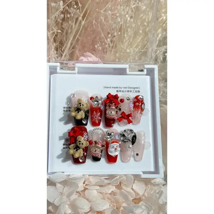 Faux ongles amovibles faits main, motif ours mignon de dessin animé, nœud, élan, éléments de Noël, rouge festif, pour le Nouvel An