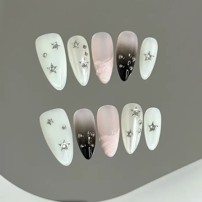 Faux ongles violet foncé
