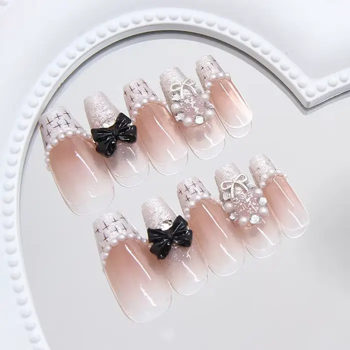 Faux ongles à presser tissés