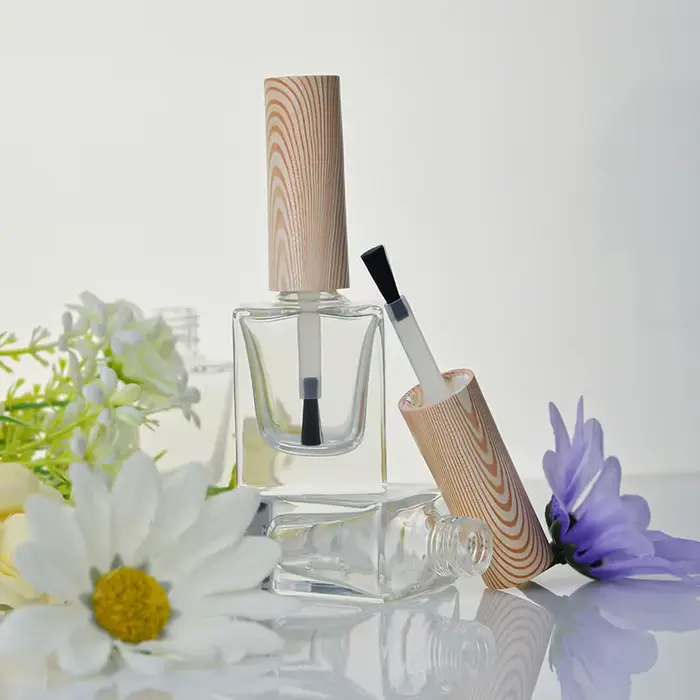 Bouteille de vernis à ongles africain