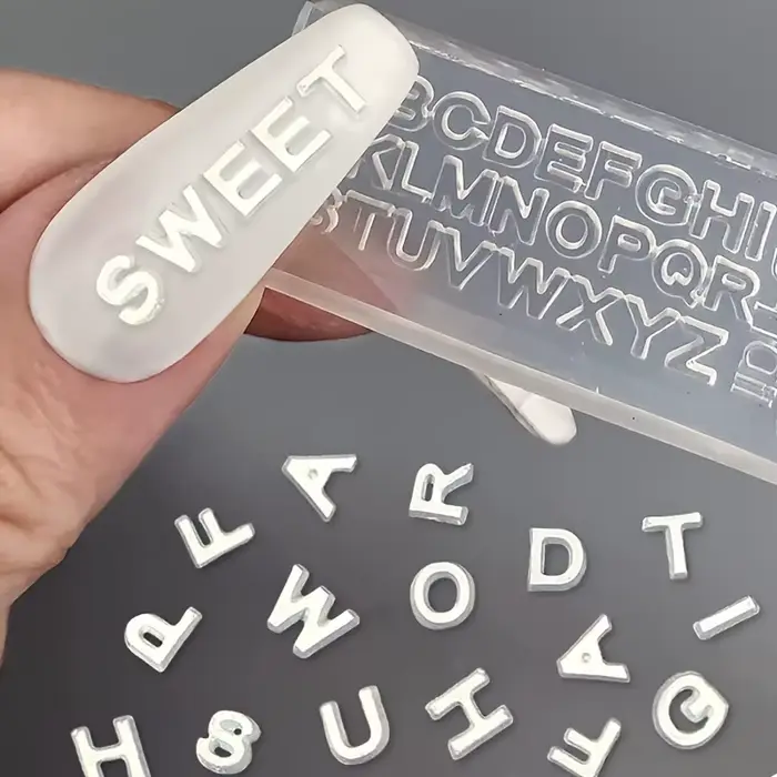 Moule à ongles en silicone avec lettre 3D