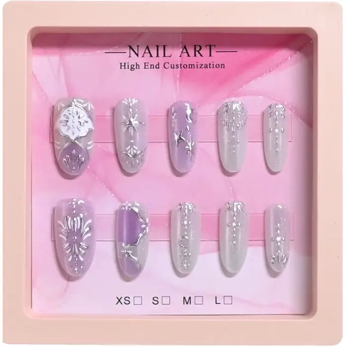 10 ongles de cercueil faits à la main dans une boîte cadeau rose. Base de vernis