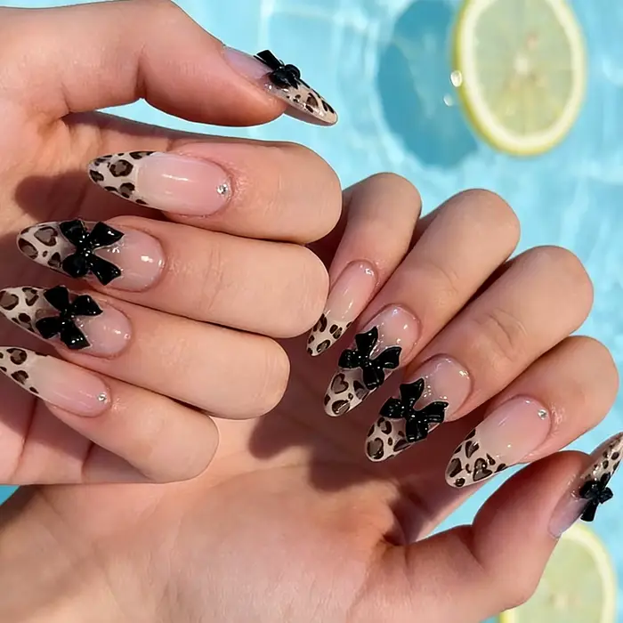 24 faux ongles français en amande