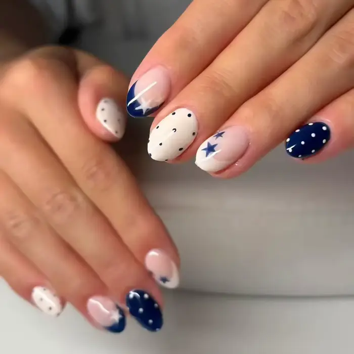Faux ongles français jaunes à pression bleue et amande, 24 pièces, étoile à cinq branches/à pois imp