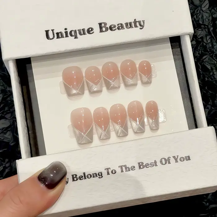 Faux ongles à presser faits à la main