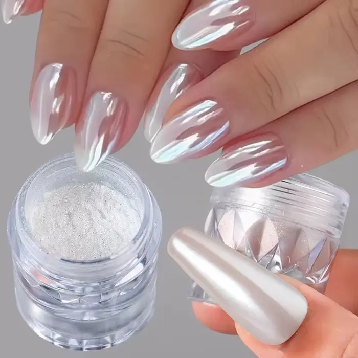 Poudre à ongles effet perle blanche