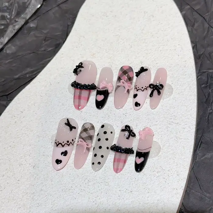 Noir rose doux français amande presse à la main sur les ongles grille à pois amour jupe Ballet faux