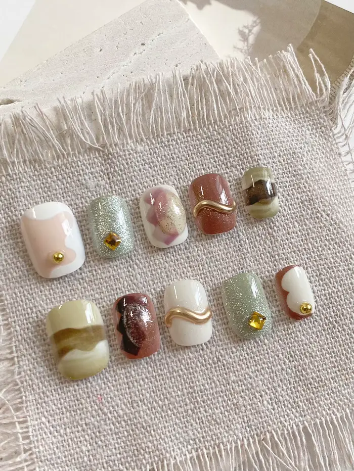 10 pièces de faux ongles courts