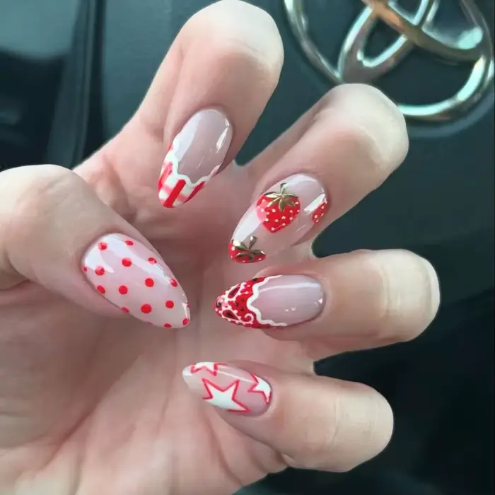 24 pièces doux rouge tache français portable presse sur ongles mignon fraise à pois court ovale faux