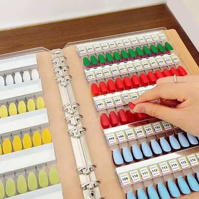 Livre d'échantillons de couleurs pour ongles