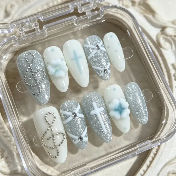 10 faux ongles en forme d'amande pressés à la main, magnifiques faux ongles bleu glace avec croix, a