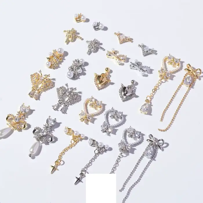 Accessoires de manucure en forme de cœur et de papillon, décorations pour Nail Art, bijoux en Zircon, pendentif en alliage, chaîne, nœud, strass pour ongles