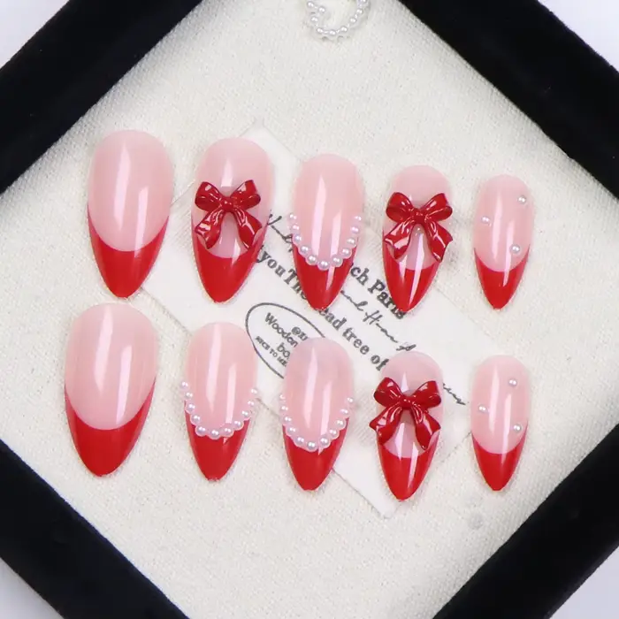 Faux ongles français en amande