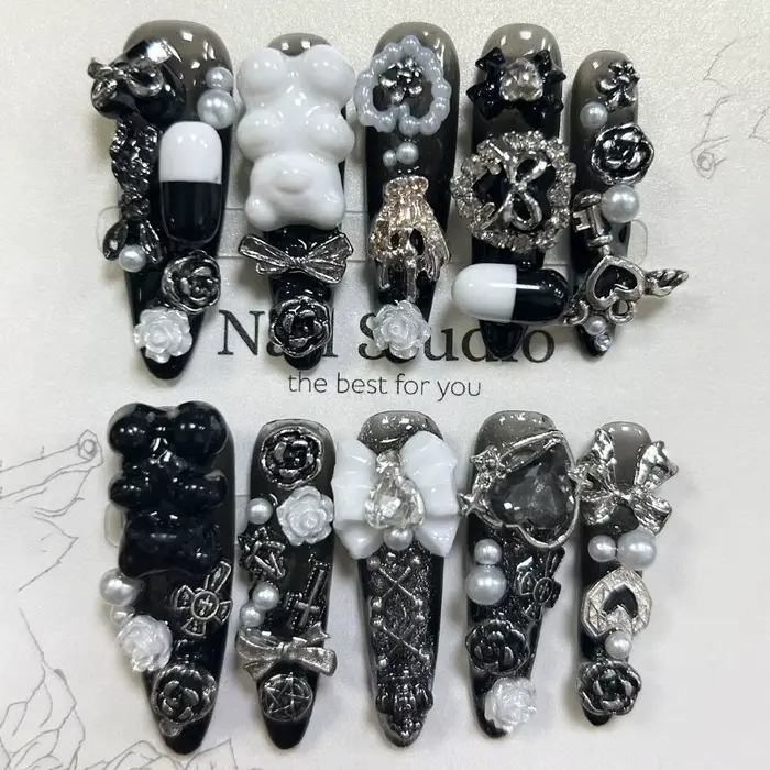 Faux ongles à presser faits main Dark Jirai Kei Long