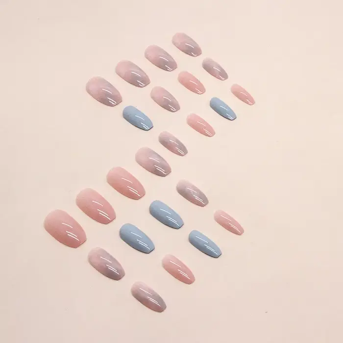 24 morceaux d'ongles longs et nus doux (forme carrée)