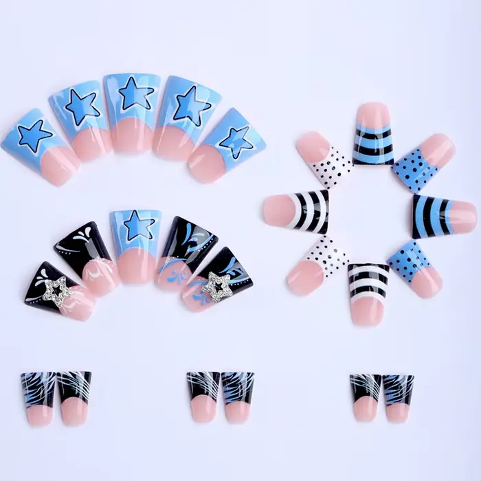 24 faux ongles bleus et noirs à blocs de couleur